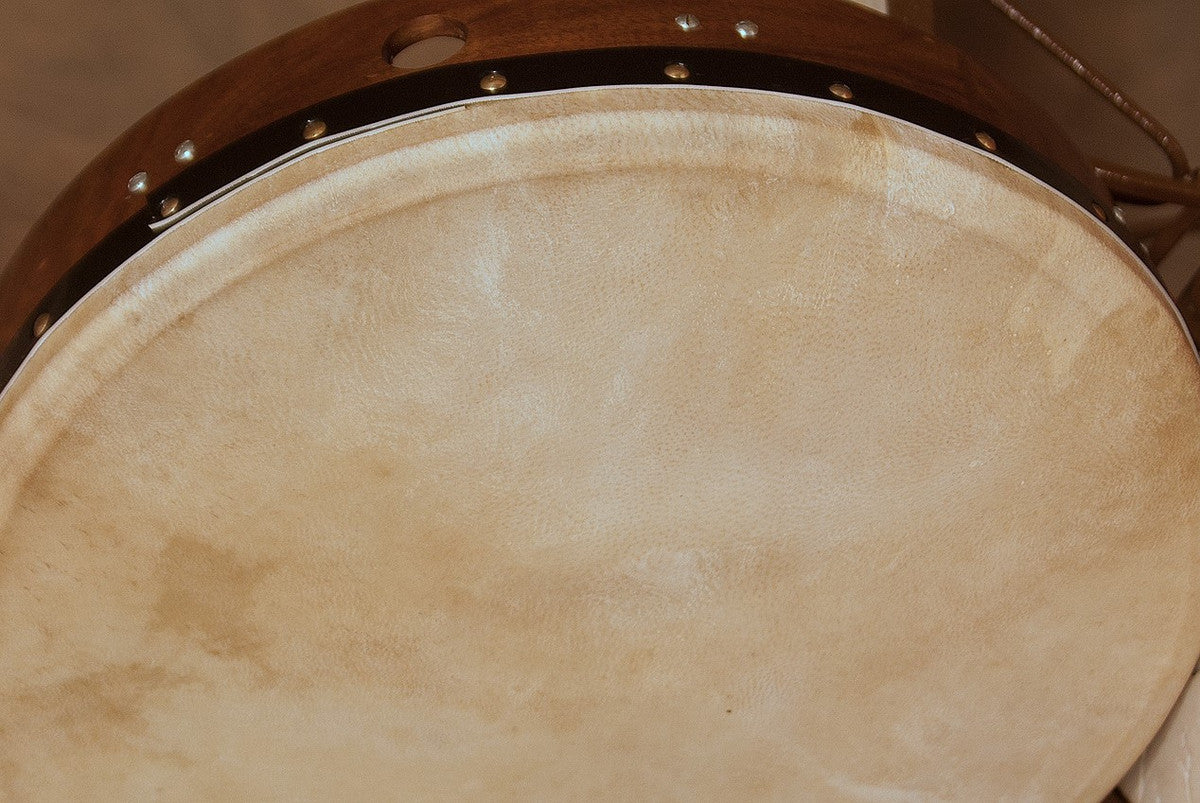 Roosebeck 18" Tunable Bodhran & Gig Bag (Double Layer Goatskin Head, Sheesham, Cross Bar)