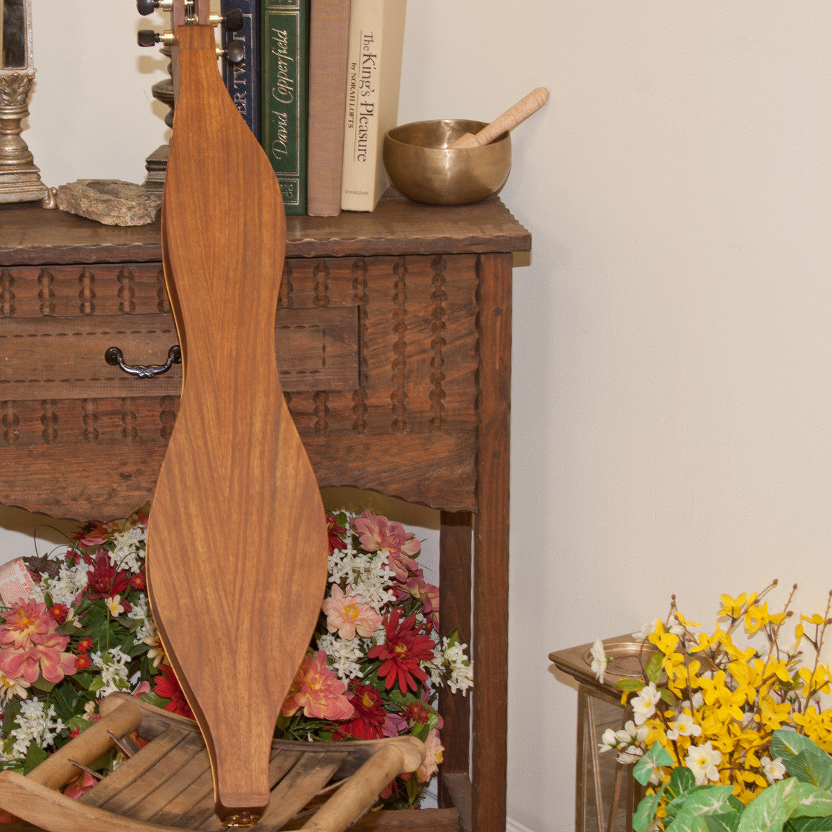 Back View. Lap Play or Stick Style! Roosebeck Cutaway Mountain Dulcimer Deluxe (5 String, Spruce SoundBoard, Ugraded Tuners)
