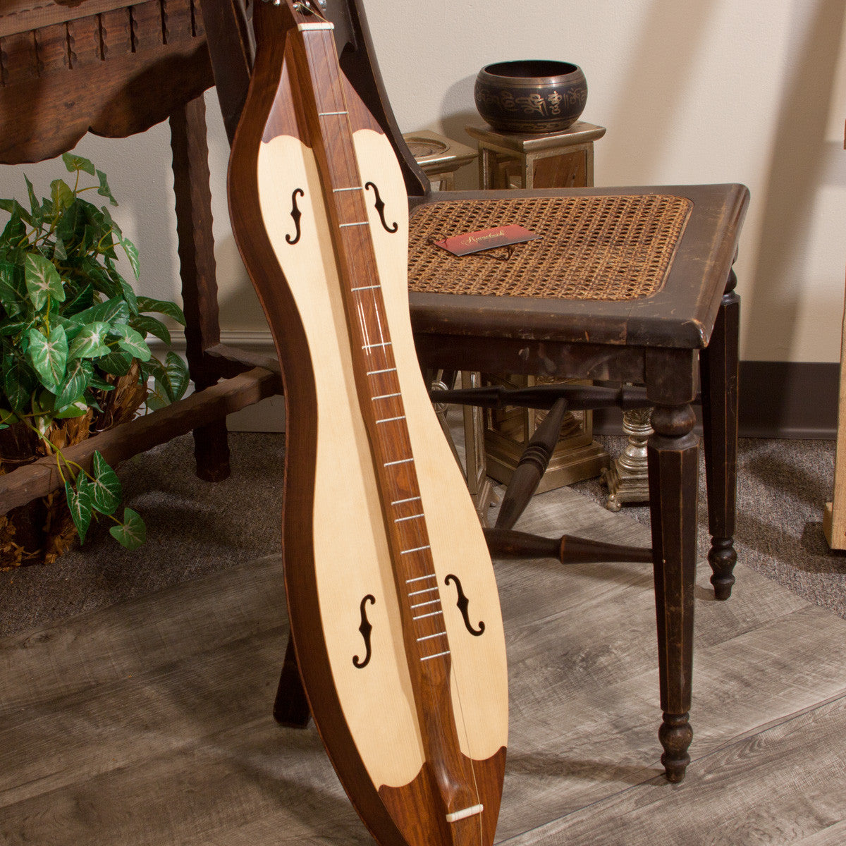 Roosebeck Grace Mountain Dulcimer sale. 4 Strings, F-Scrolls. Sheesam and Spruce
