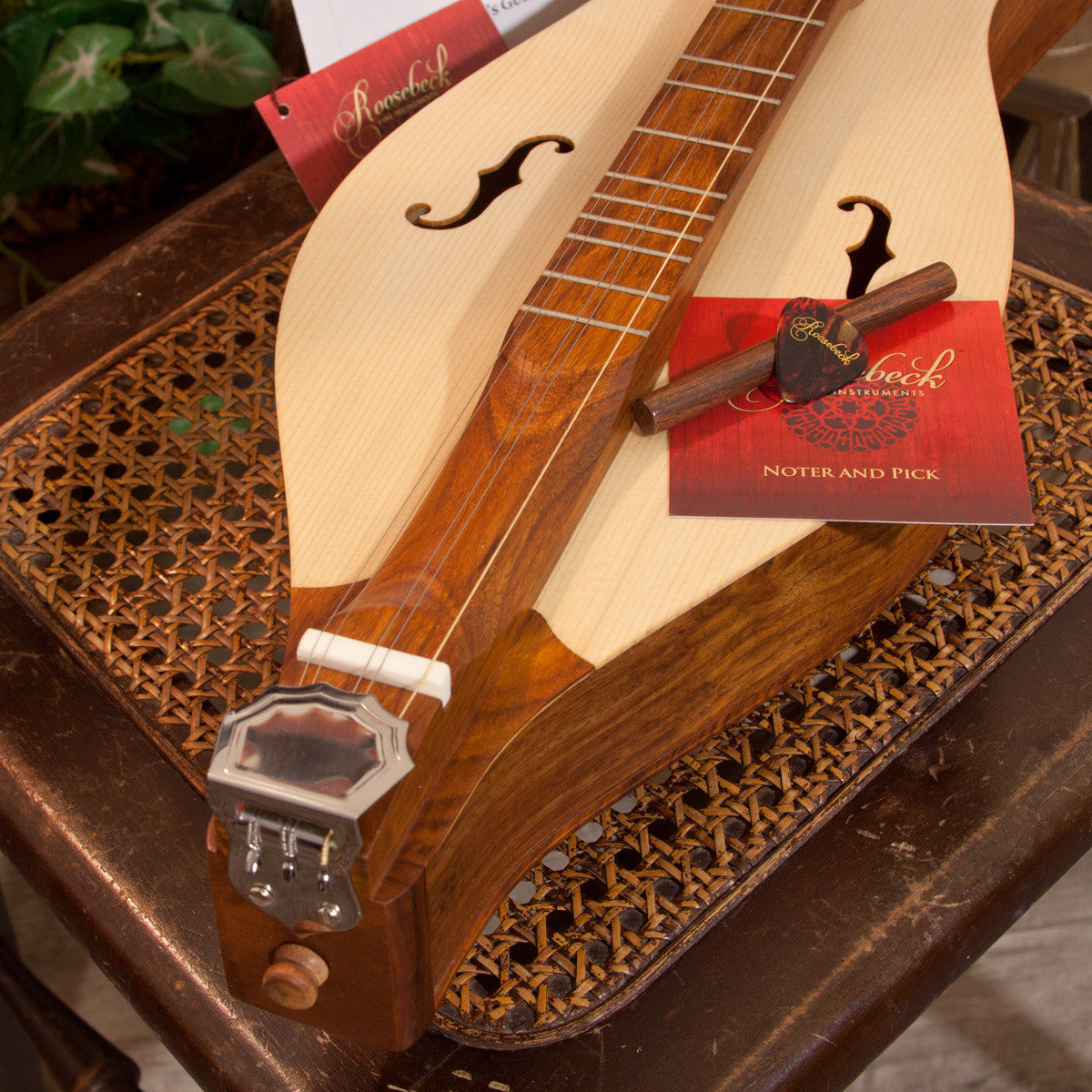 Roosebeck 5 String Appalachian Grace Dulcimer (Vaulted Fret Board, F-Scrolls, Extra String Set)