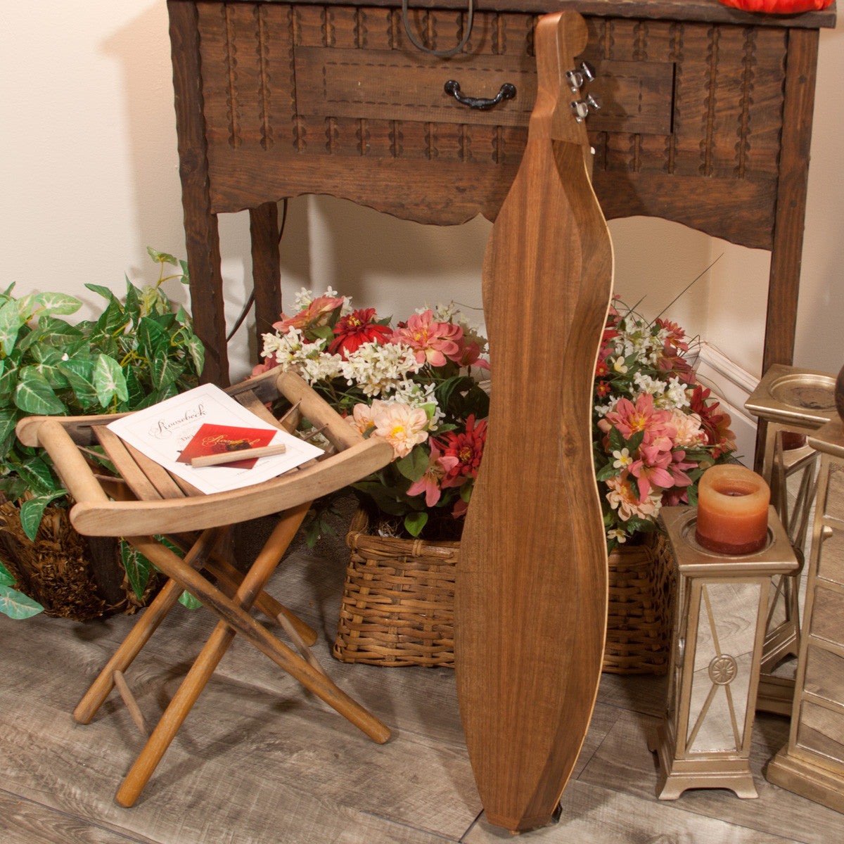 Roosebeck 4 String Grace Dulcimer, Vaulted Fret Board (Walnut, 4 String, Knotwork, Extra String Set)