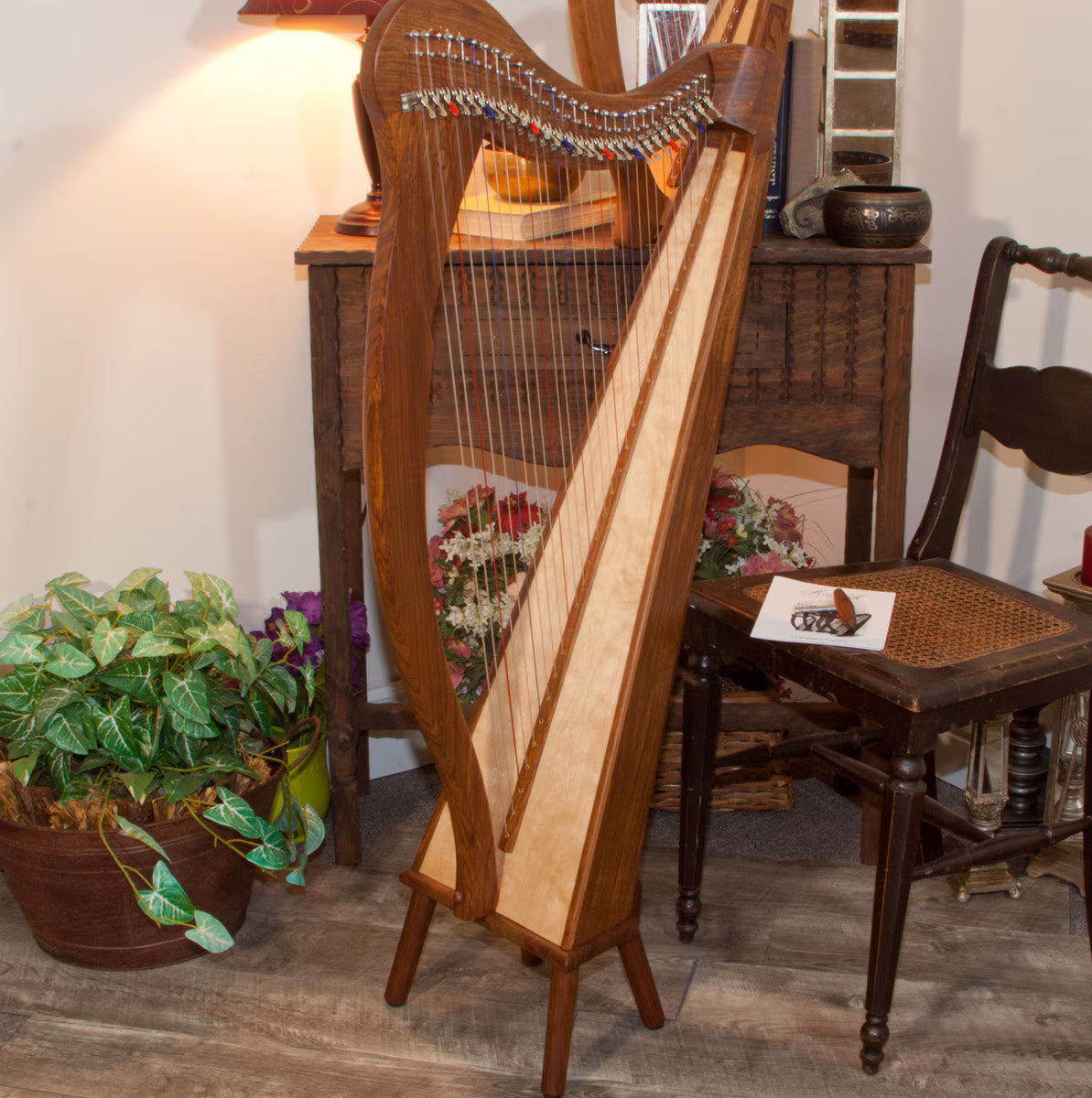 Roosebeck "Elegance" Minstrel Harp, 29 Strings, 5 Panel/Pedestal, Rosewood, Chelby Levers
