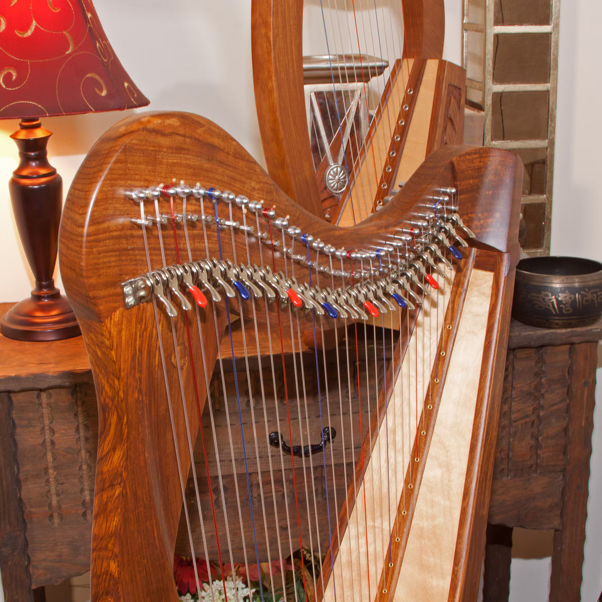 Roosebeck "Elegance" Minstrel Harp, 29 Strings, 5 Panel/Pedestal, Rosewood, Chelby Levers