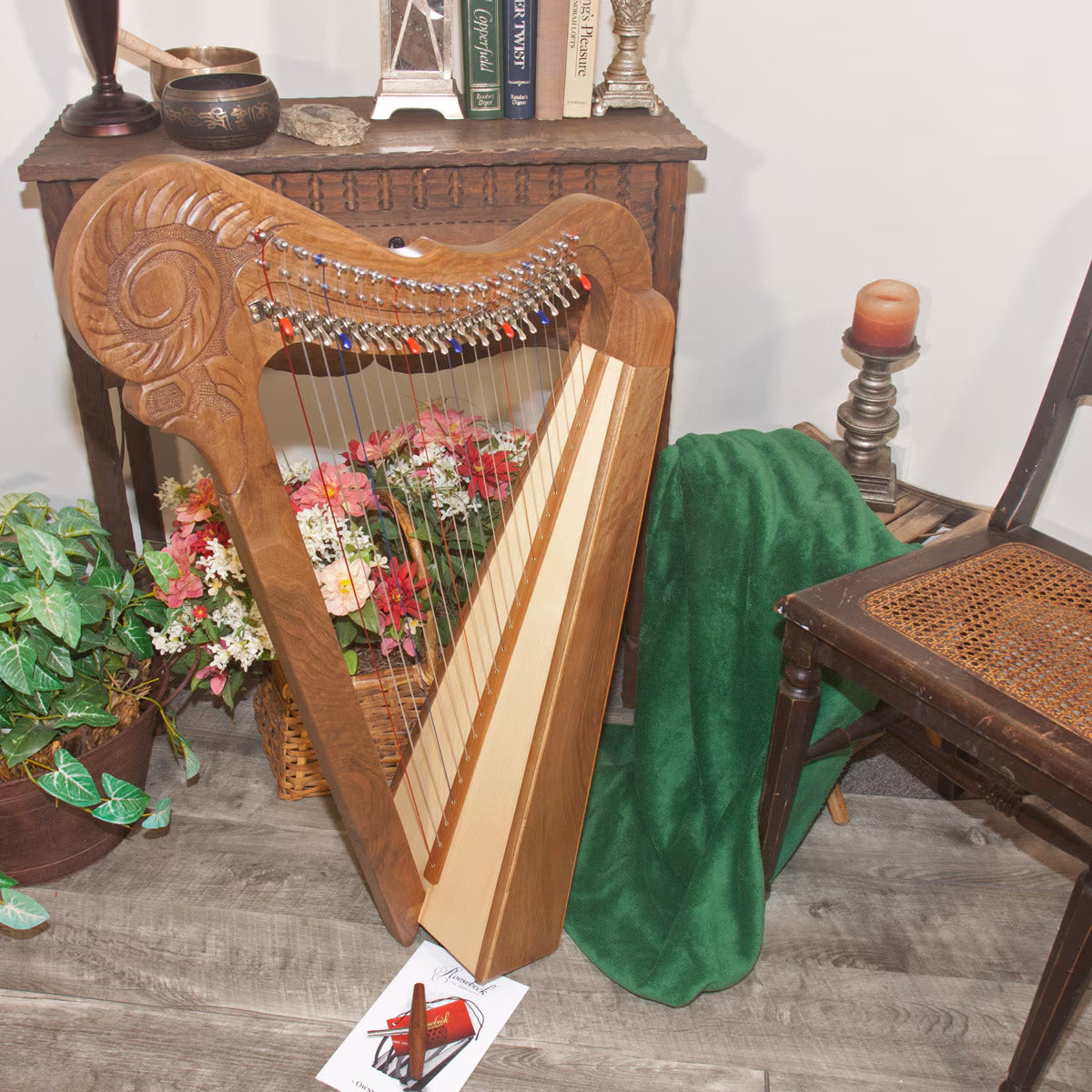 Roosebeck 22 String Parisian Harp (Upgraded Chelby Levers, Extra String Set)