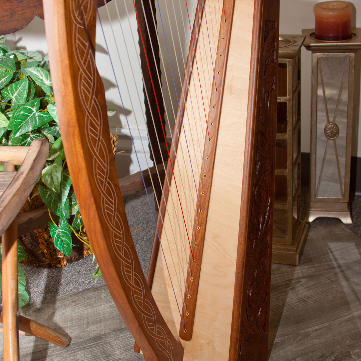 Roosebeck 19 String Pixie Harp (Rosewood, Celtic Thistle Carved Inlay, Upgraded Chelby Levers)