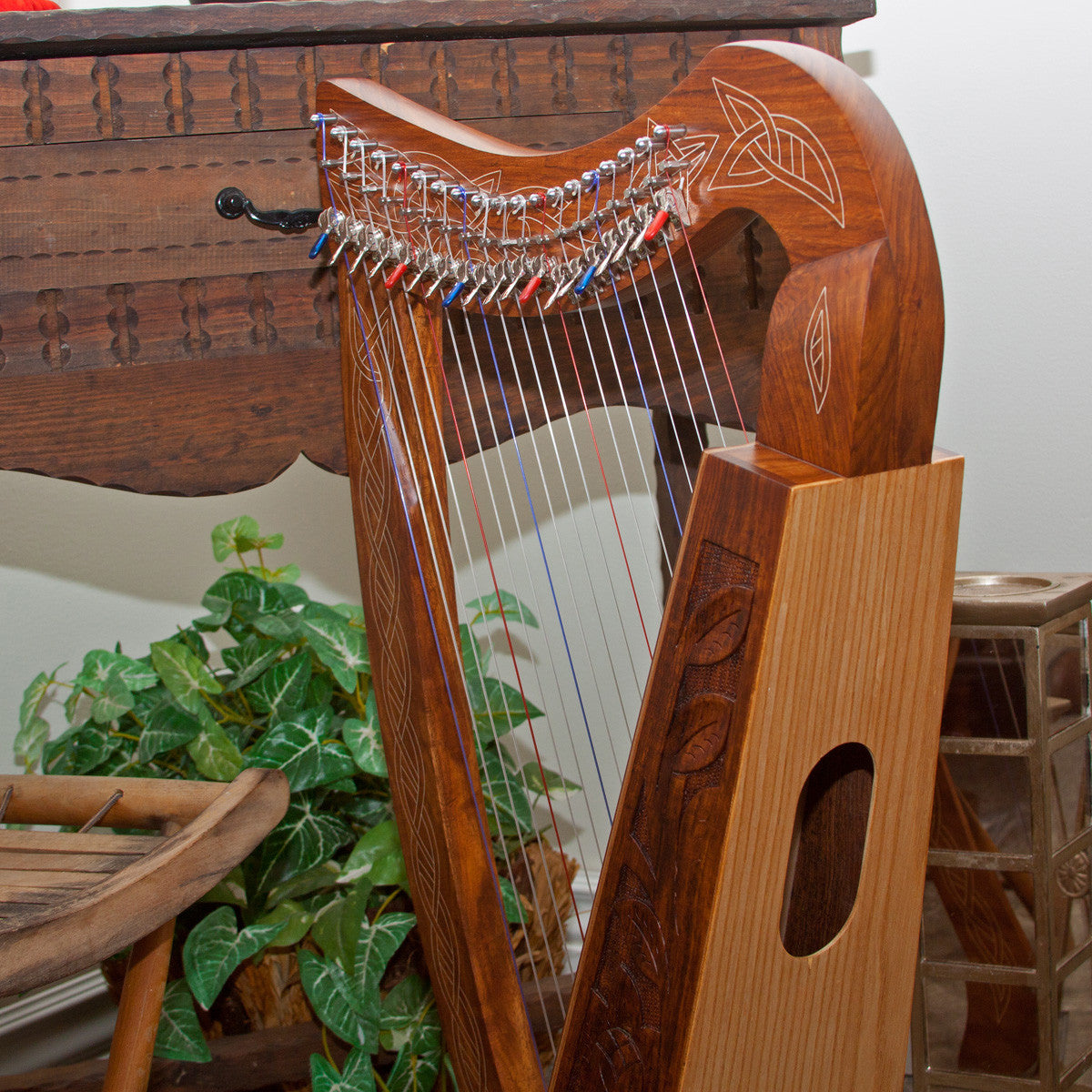 Roosebeck 19 String Pixie harp, Sheesham, Celtic Thistle, Chelby levers. Beginner & Student Harp.