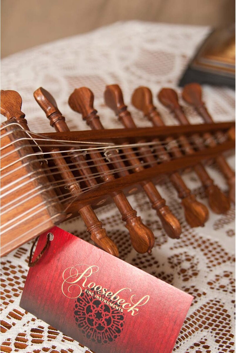 Roosebeck 7-Course Travel Lute (Rosewood Body, Spruce Soundboard) Padded Gig Bag.