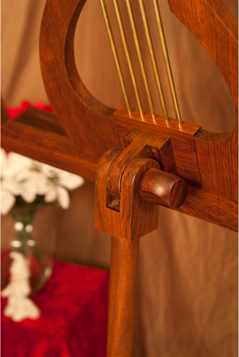 EMS Regency Wooden Music Stand, close-up of tray adjustment knob.
