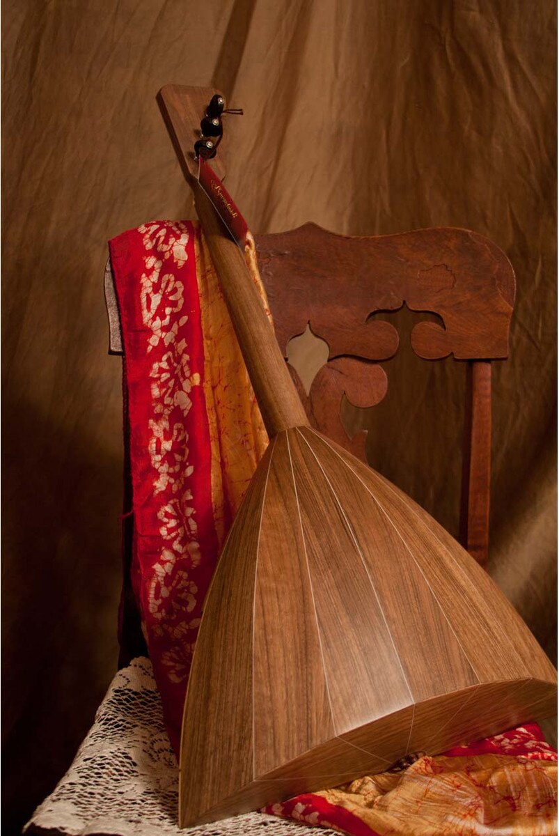 Roosebeck Deluxe Russian Balalaika Prima (Walnut Body, Deluxe Features) Padded Nylon Gig Bag