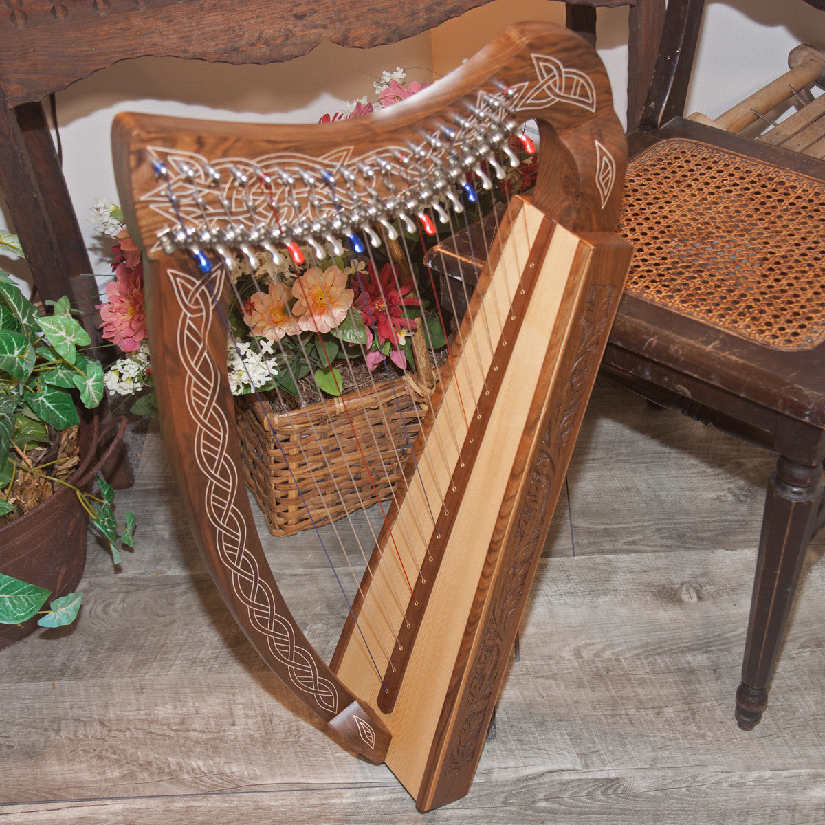 Roosebeck 19 String Pixie Harp Lite. Non Standing. Lightweight Design (Upgraded Levers, Walnut)