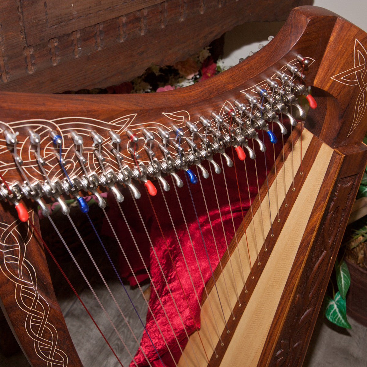 Roosebeck 22 String Heather Harp (Upgrded Chelby Levers, Carved Vine Inlay). Close-up Levers.