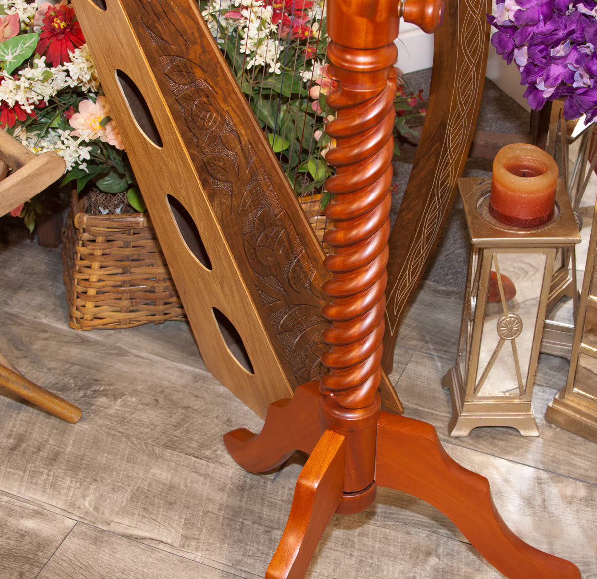 Roosebeck Solid Red Cedar Spiral Music Stand