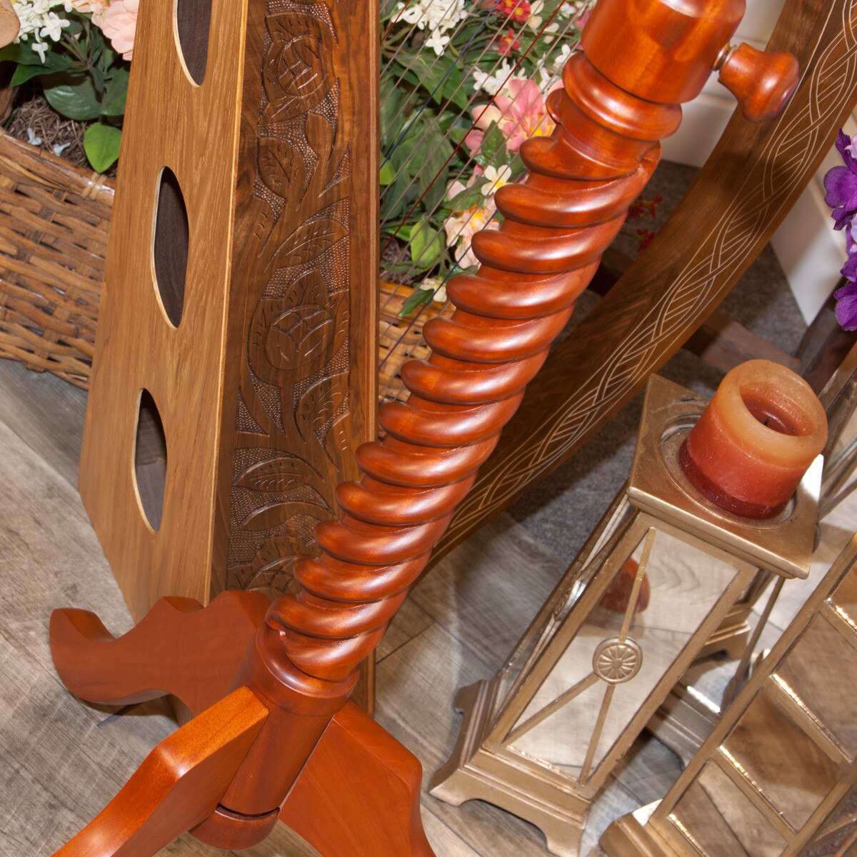 Roosebeck Solid Red Cedar Spiral Music Stand